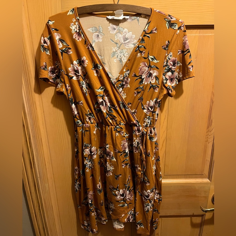 V-neck Dress, size L